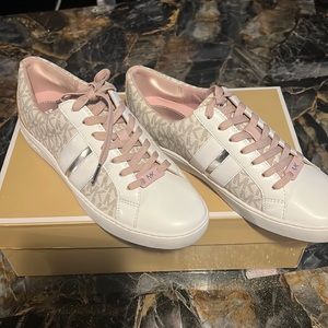 Catelyn stripe lace up mini MK logo PVC sneakers Michael Kors size 7.5